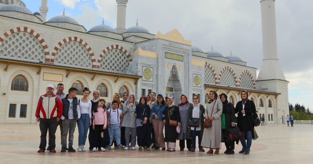 Engelsiz Yaşamlardan Çamlıca Camii ve Hz. Yuşa Türbesi’ne Ziyaret