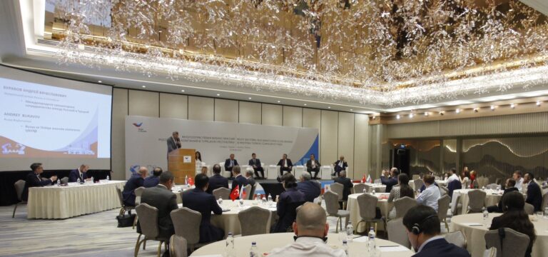 TÜRKİYE İLE RUSYA ARASINDA TİCARET GELİŞİYOR