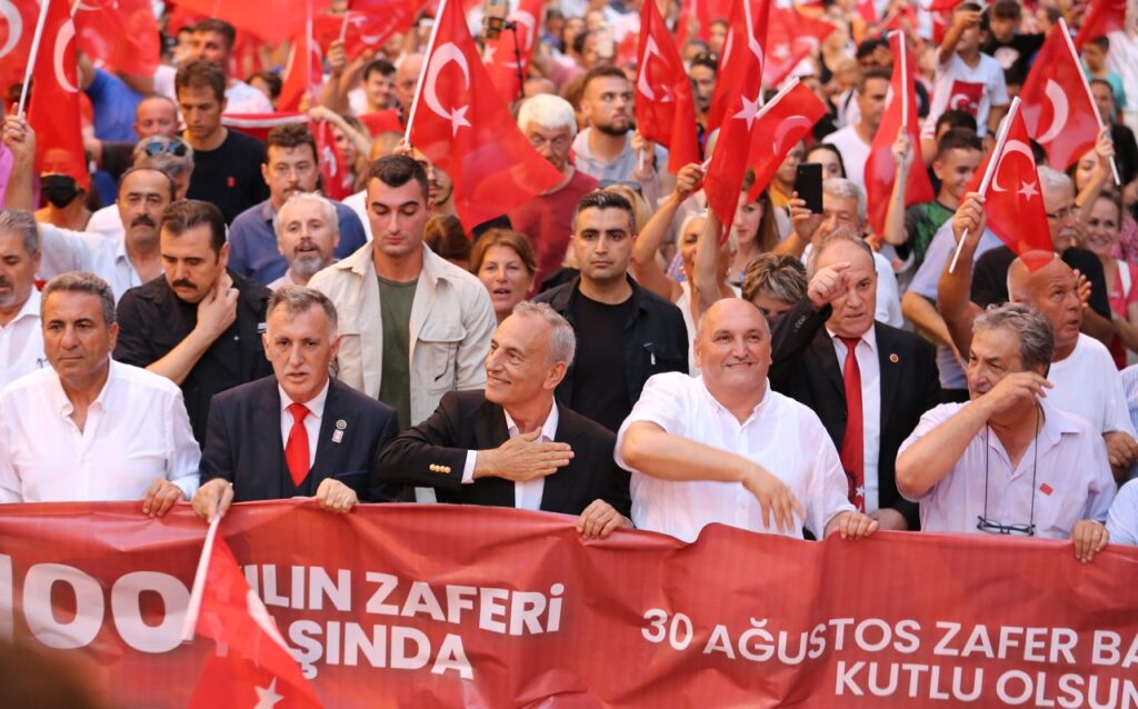 100 YILIN ZAFERİ 100 YAŞINDA !