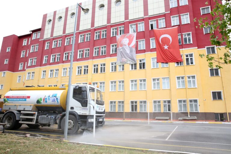 OKULLARDA TEMİZLİK VE DEZENFEKSİYON ÇALIŞMASI BAŞLADI