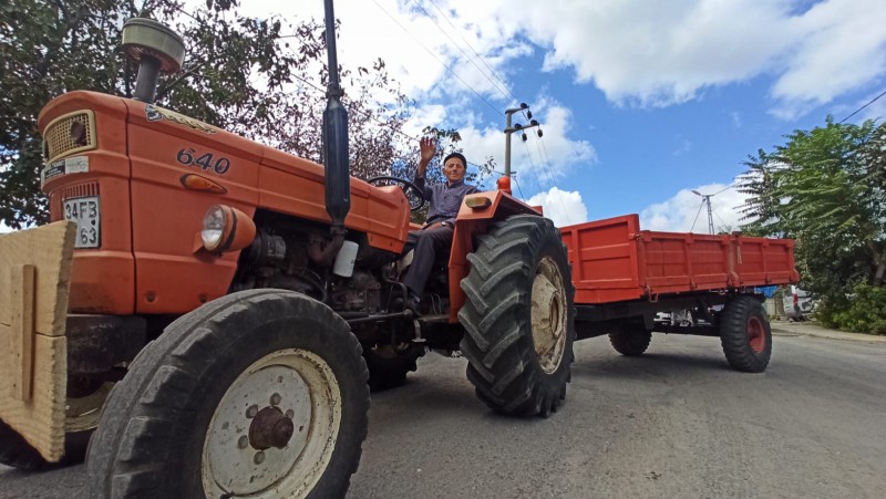 AKÖREN VE KADIKÖY’DE ÇİFTÇİLER TOHUMLUK ARPALARINA KAVUŞTU