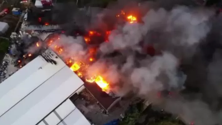 Silivri’de elektronik eşya üreten fabrikada yangın