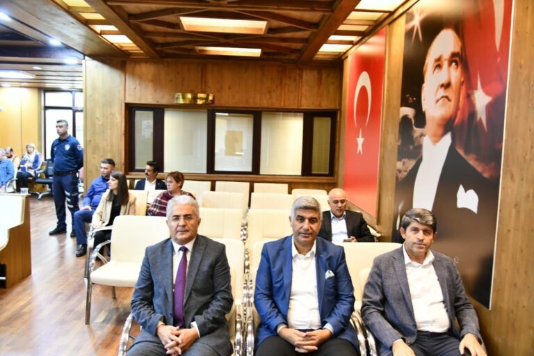 HEM BORÇ ÖDÜYOR HEM HİZMET EDİYOR, HEM DE YATIRIM YAPIYORUZ