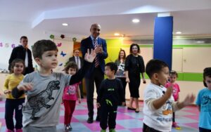 GÜNE, KREŞLERİMİZDE EĞİTİM GÖREN ÇOCUKLARIMIZI ZİYARET EDEREK BAŞLADIK.