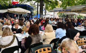 GELENEKSEL SOKAK KAHVALTISI KARTALTEPE’DE