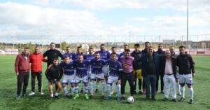 AKÖREN DİREKLERE TAKILDI 2-1