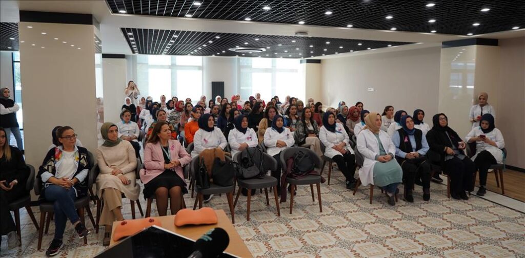 BAŞAKŞEHİR BELEDİYESİ’DEN KANSER’E EĞİTİM NEŞTERİ