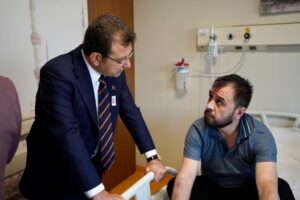 İMAMOĞLU, BİNALİ YILDIRIM VE MADEN İŞÇİLERİNİ HASTA YATAKLARINDA ZİYARET ETTİ