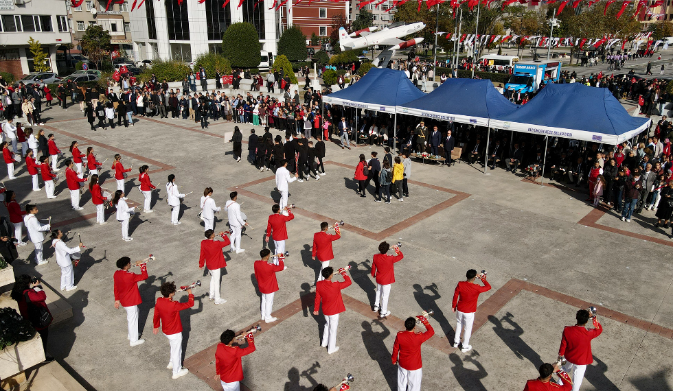 Büyükçekmece’de Cumhuriyet’in 99. yılına yakışır kutlama