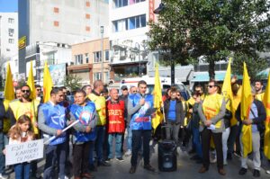 SİLİVRİLİ EĞİTİMCİLER DE GREVE GİTTİ