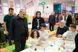 ARNAVUTKÖY’DE GELENEKSEL OYUNCAKLAR TANITILDI