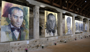 Büyükçekmece’de 10 Kasım’a özel ‘dev portreler’ sergisi