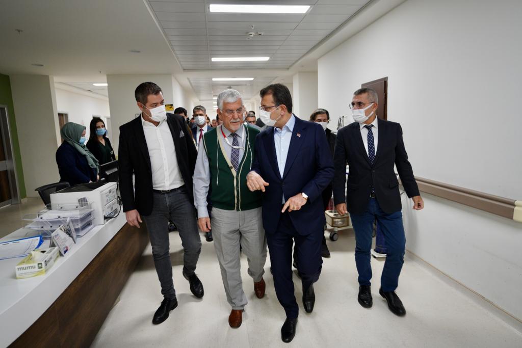 TERÖR MAĞDURLARINI HASTANEDE ZİYARET ETTİ