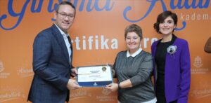 BAŞAKŞEHİR’İN GİRİŞİMCİ KADINLARI SERTİFİKALARINI ALDI