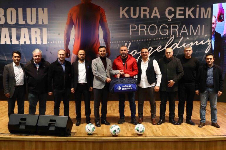 Futbolun babaları, sahaya çıkıyor