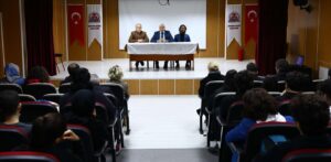 BAŞAKŞEHİRLİ ÖĞRENCİLER ÜNİVERSİTEDEN ÖNCE MESLEKLERİ TANIYOR