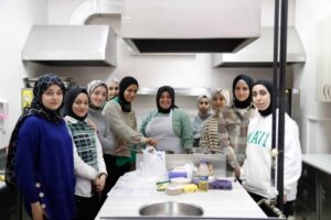 ÖĞRENCİLERİMİZ ATÖLYE ÇALIŞMALARI HAKKINDA BİLGİ ALDI