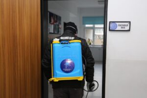 200 OKULDA DEZENFEKSİYON VE İLAÇLAMA ÇALIŞMASI YÜRÜTÜLÜYOR