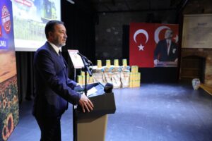 SİLİVRİ’DE, 2023 PAKET MİLLİ HİBRİT AYÇİÇEK TOHUMUNU ÜRETİCİLERE ÜCRETSİZ OLARAK DAĞITILMAYA BAŞLANDI