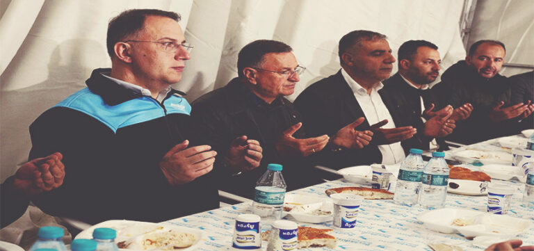 ÇALIK, İLK İFTARI HATAY’DAKİ DEPREMZEDELERLE BİRLİKTE YAPTI