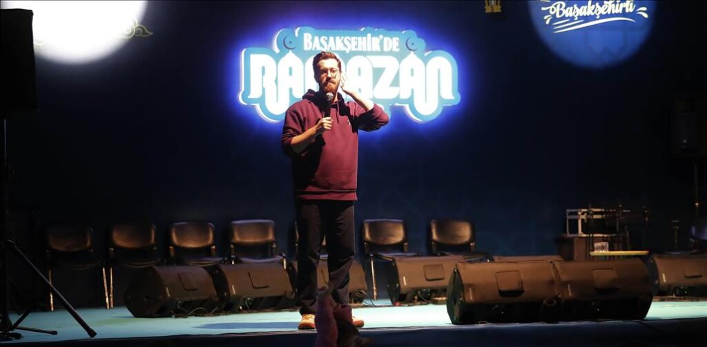 YOUTUBER SERTAÇ ABİ BAŞAKŞEHİR KENT MEYDANI’NDA