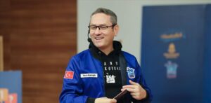 BAŞKAN KARTOĞLU’NDAN YENİ GENÇLİK MERKEZİ MÜJDESİ