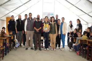 AVCILAR BELEDİYESİ DEPREM BÖLGESİNDE ÇADIR OKUL KURDU