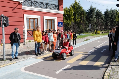 TRAFİKTE BİLİNÇLİ NESİLLER YETİŞİYOR