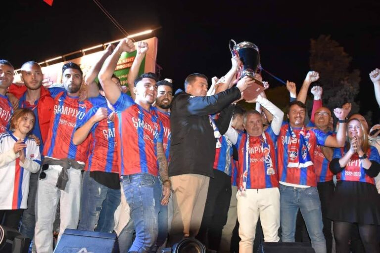 SİLİVRİSPOR’DAN MUHTEŞEM ŞAMPİYONLUK KUTLAMASI