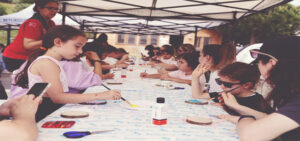 MİNİK İZCİLERDEN DEPREMZEDE ÇOCUKLARA HEDİYE