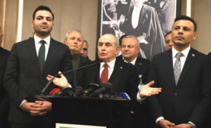 “Bu türden operasyonlar CHP’ye puan kazandırır”