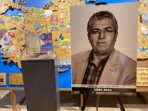 İRFAN ERMİŞ ŞİİRLERİ SERGİLENDİ