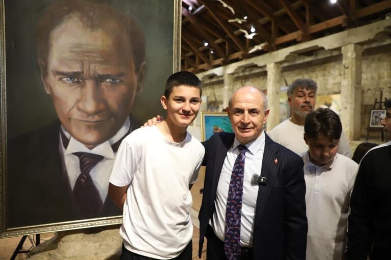 B. ÇEKMECE’DE 23 NİSAN  ESİNTİLERİ DEVAM EDİYOR!