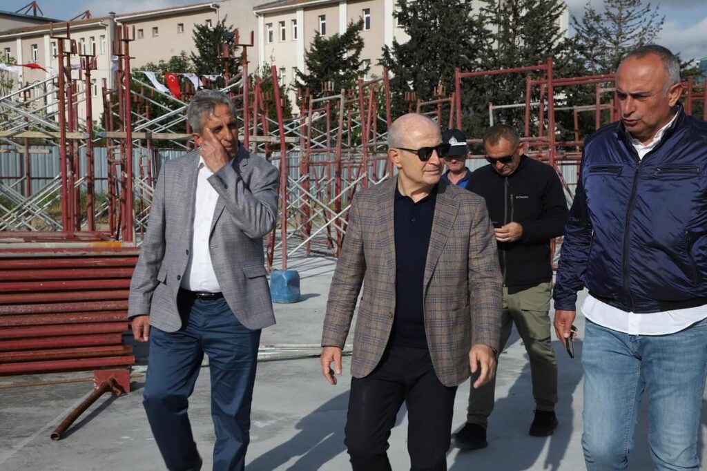 B. ÇEKMECE’DE OTOPARK SORUNUNU ÇÖZÜLÜYOR