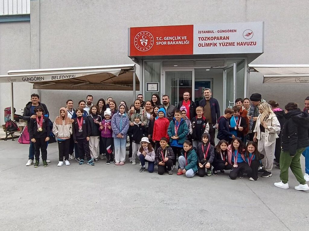 SİLİVRİ’YE YÜZMEDE 33 MADALYA