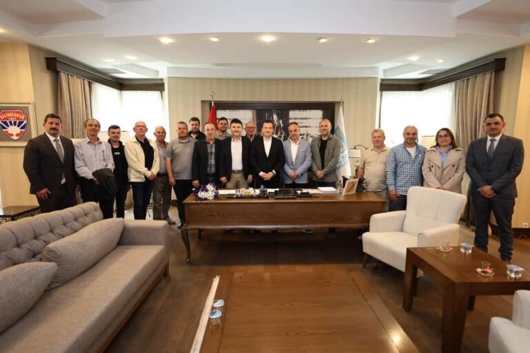 CHP ‘ DEN BALCIOĞLU’NA HAYIRLI OLSUN ZİYARETİ