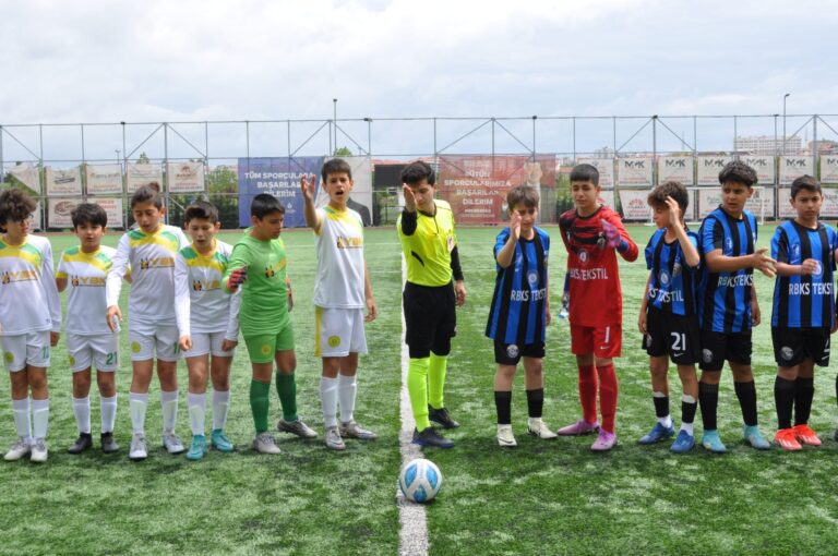 S.Kadıköyspor evinde Gümüşpınarspor’a yenildi ( 1 – 4 )