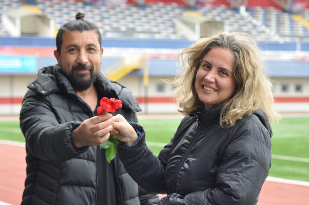 SİLİVRİ’DE SPOR EMEKÇİSİ ANNEYE GÜZEL SÜRPRİZ