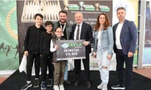 Büyükçekmece’de kıran kırana tavla turnuvası