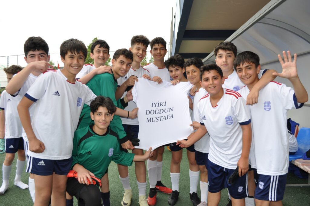 BÜYÜKÇEKMECE’DEN MUSTAFA’YA DOĞUM GÜNÜ HEDİYESİ (6-1)