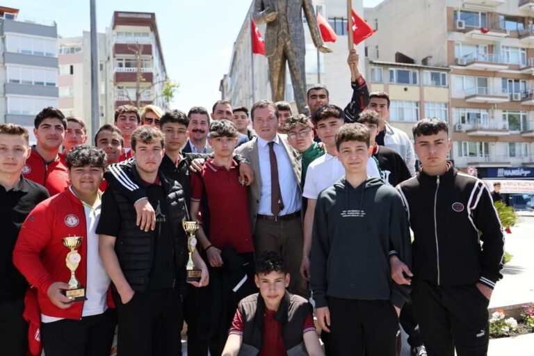 BALCIOĞLU ÖDÜLLENDİRDİ