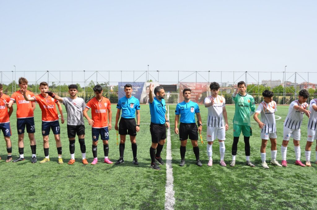 BEYCİLERSPOR ÜSTÜN’Ü PENALTI İLE GEÇTİ ( 1 – 0 )