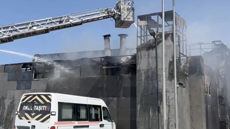 Silivri’de fabrikada yangın