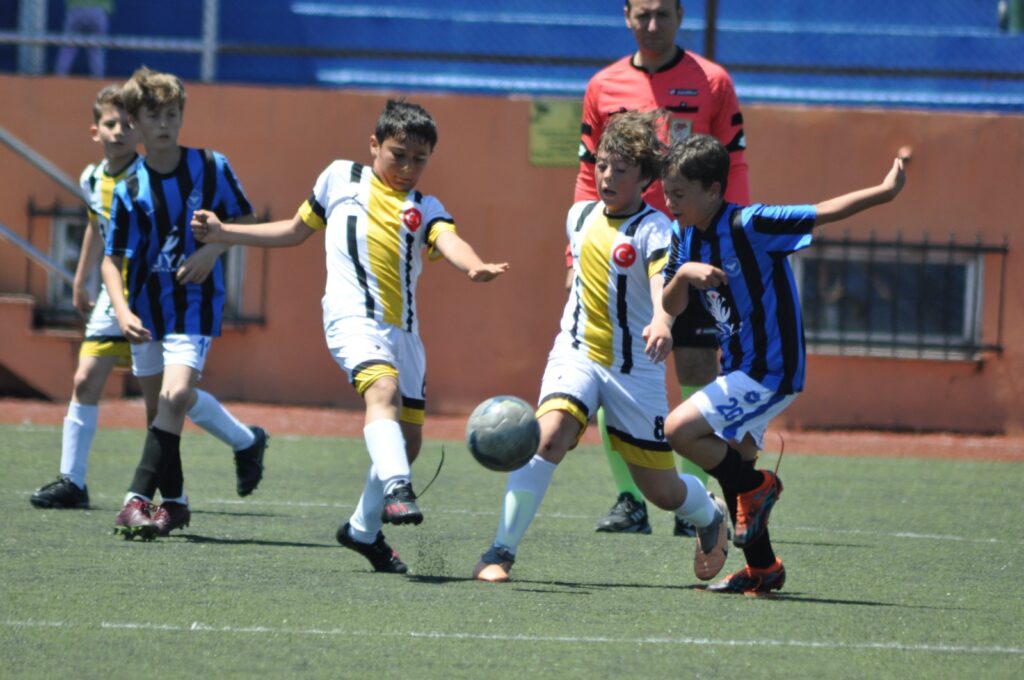 FENERKÖYSPOR EGE İLE GÖKLERDE  ( 4 – 0 )