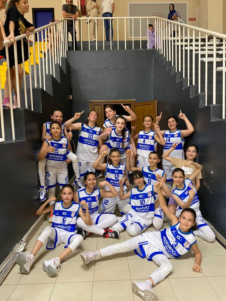 BU KIZLAR Bİ HARİKA ( 59 – 26 )