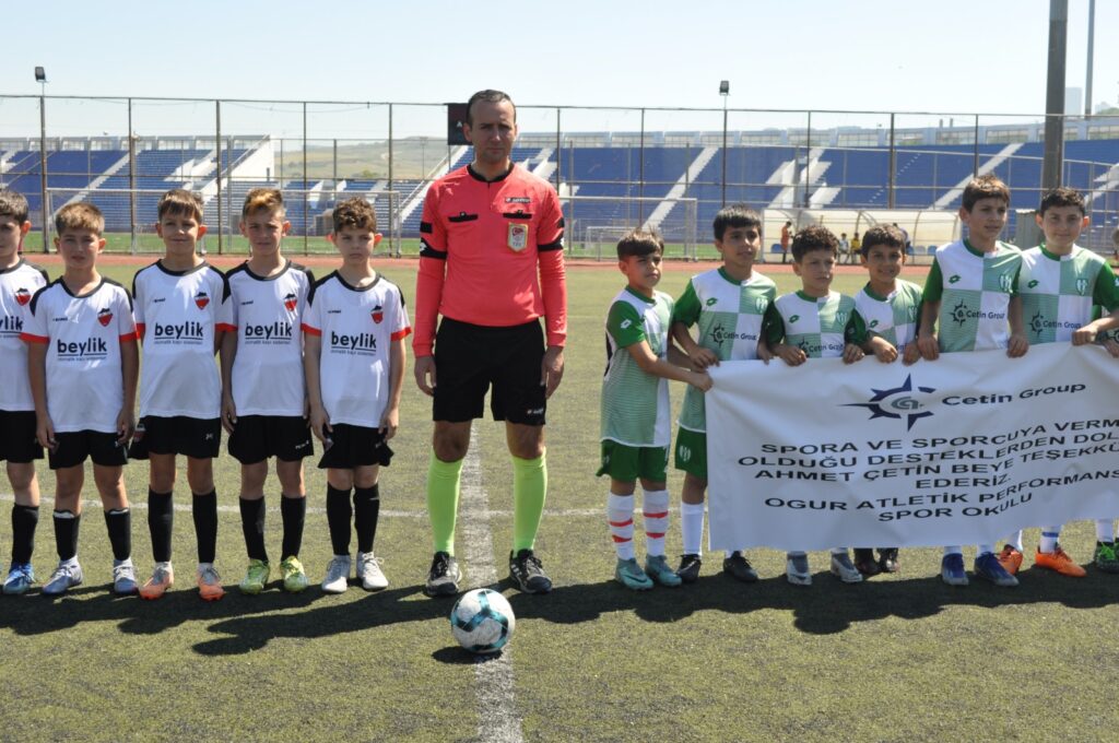 KENDİLERİ KÜÇÜK FUTBOLLARI BÜYÜK (  3 – 2 )