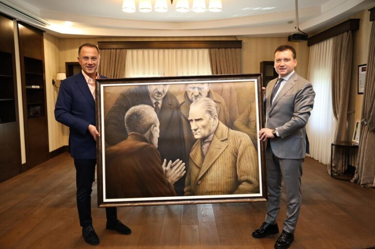 Başkan Balcıoğlu, Beylikdüzü Belediye Başkanı Mehmet Murat Çalık’ı Makamında Ağırladı