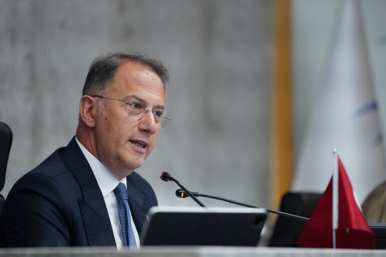 ÇALIK: BESLENME SAATİ İLE 450 BİN PAKETİ ÇOCUKLARA ULAŞTIRDIK