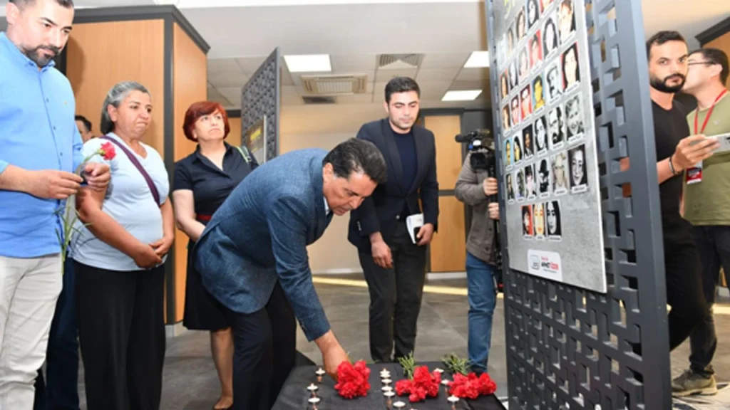 Madımak’ta katledilenler türkülerle anıldı