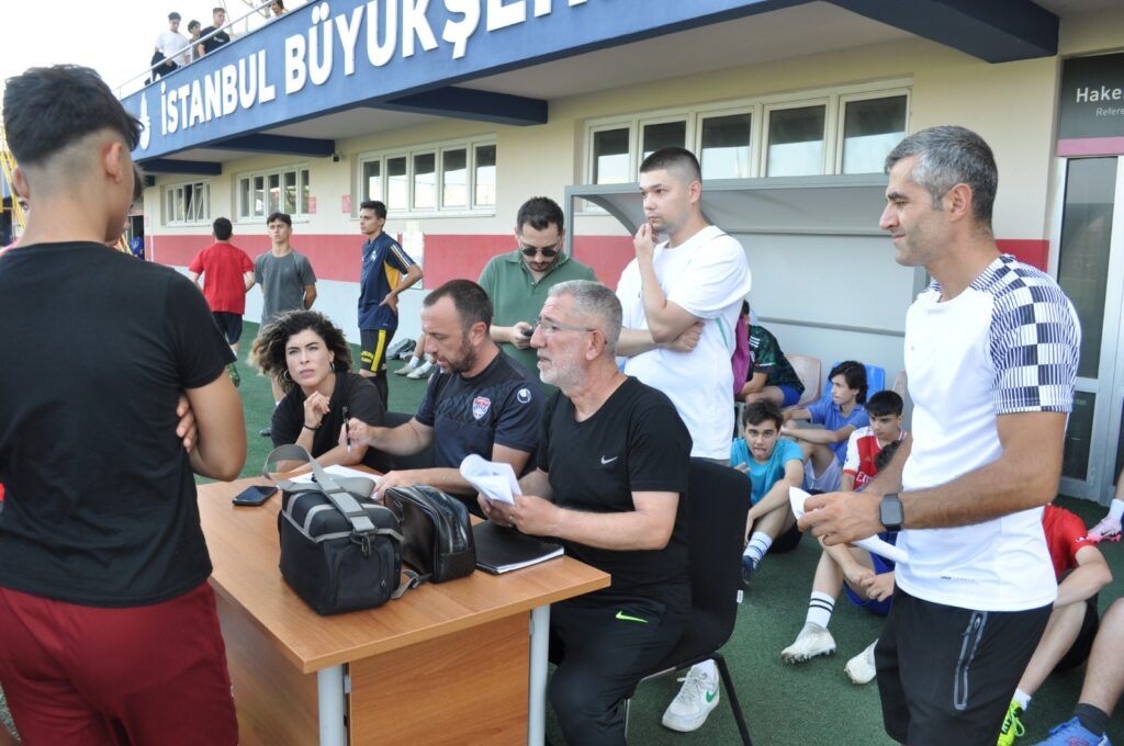 SİLİVRİSPOR ALTYAPI SEÇMELERİ FİLİZLER AÇTI